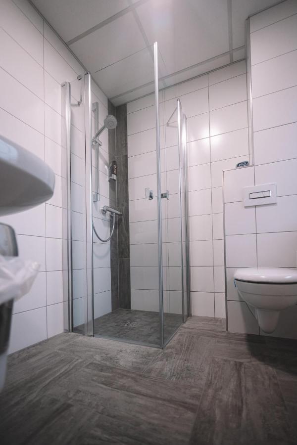 Gasthof Und Hotel Roter Hirsch Claussnitz Luaran gambar