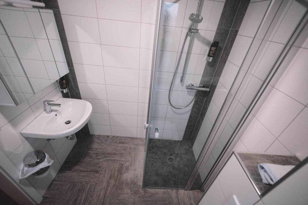 Gasthof Und Hotel Roter Hirsch Claussnitz Luaran gambar