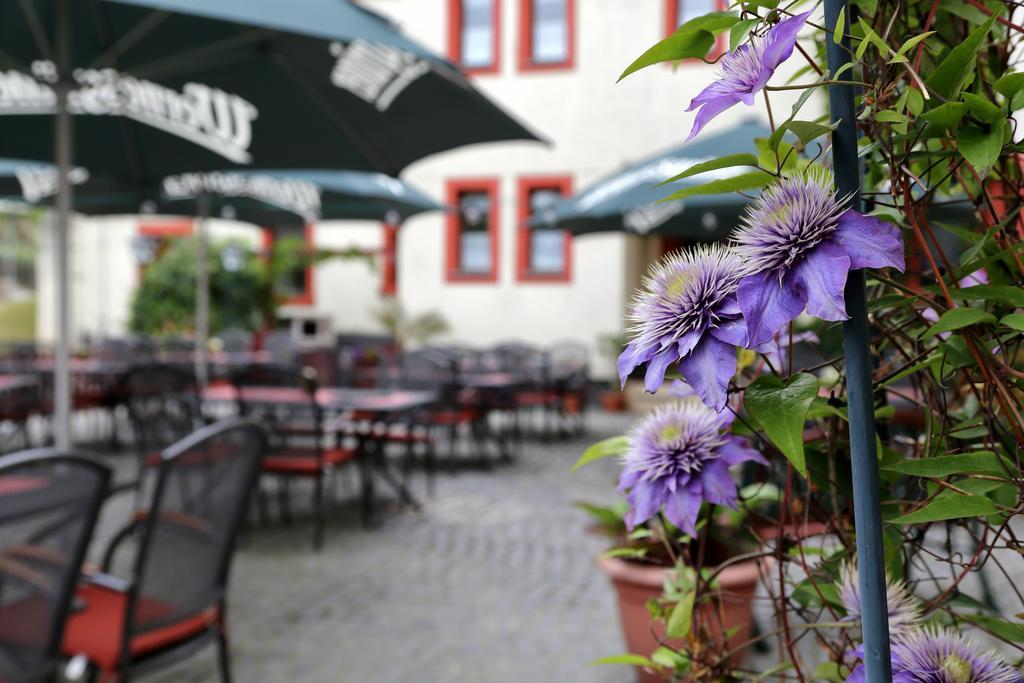 Gasthof Und Hotel Roter Hirsch Claussnitz Luaran gambar